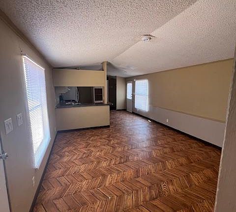 3rd image of 751 Oasis Dr Space A