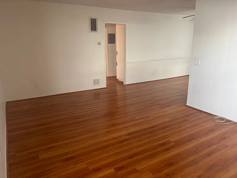 334 W Doran St #3 — Photo 3