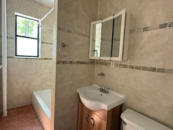 5th image of 8 Garrison Ave #6