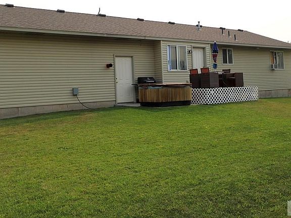 3rd image of 3607 E Lorna Ave