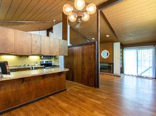 2336 Towne House Dr NE, Cedar Rapids, IA 52402