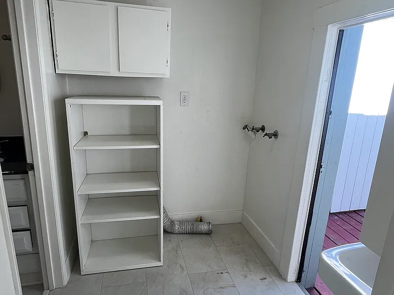 111 1/2 S Juanita Ave — Photo 11