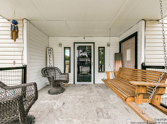 3rd image of 135 ALVAREZ PL