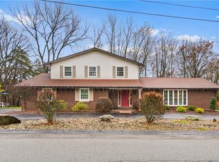 204 Sunnyhill Dr, Pittsburgh, PA 15237