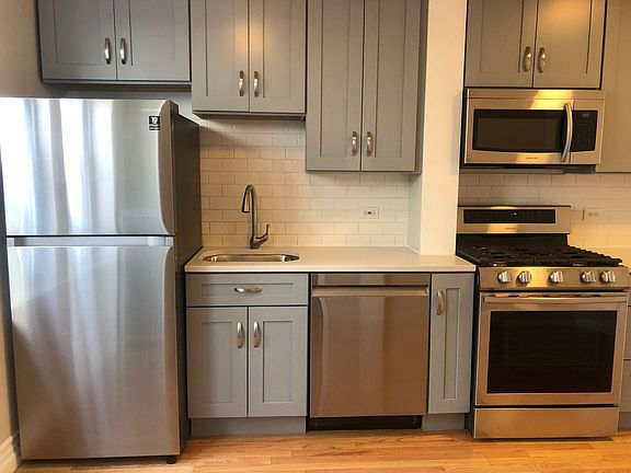 5th image of 2837 1/2 N Sawyer Ave APT 2W