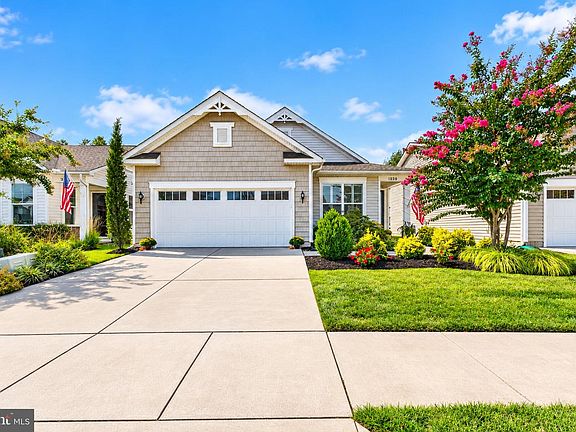 3rd image of 228 Bayberry Dr
