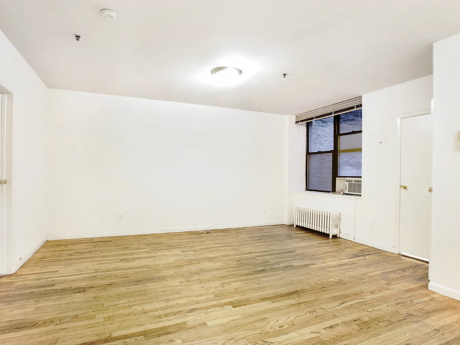 114 East 28th Street — Photo 2