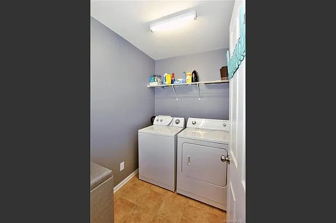 4 bed, 3120 sqft, $2,400 — Photo 1