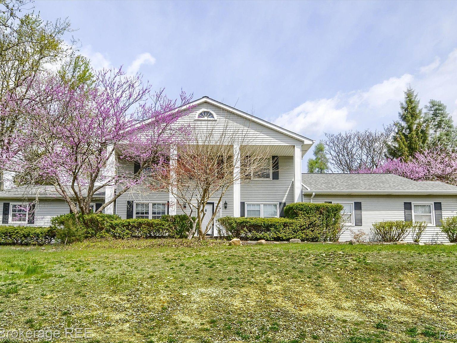 688 Uphill Rd, Milford, MI 48381 | Zillow