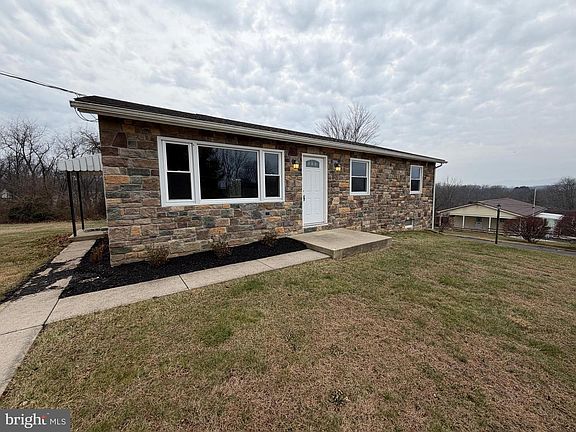 2nd image of 1528 Lake Shore Dr