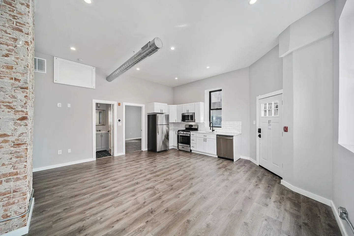 1439 S 6th St — Photo 3