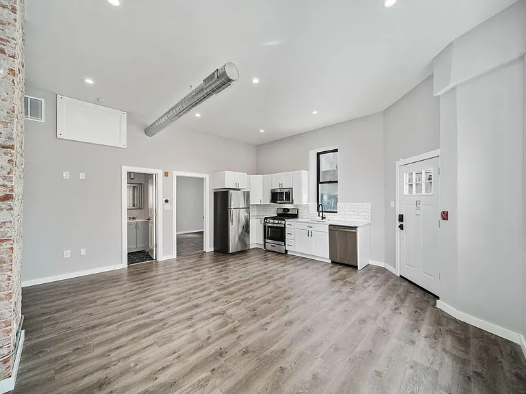 1439 S 6th St #1F — Photo 3