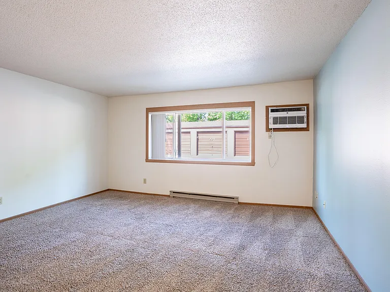 Fargo, ND West Oak Apartments | 21A | Living
