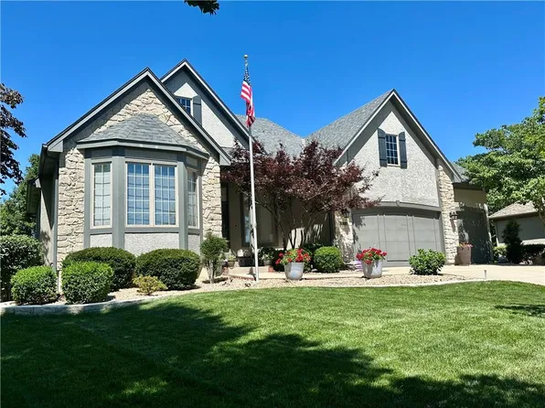 12548 Connell St, Overland Park, KS 66213