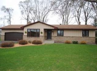 2562 Ridge Ln, Mounds View, MN 55112