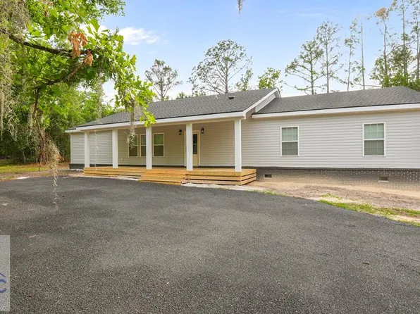 2021 Sparrow Ln, Blackshear, GA 31516