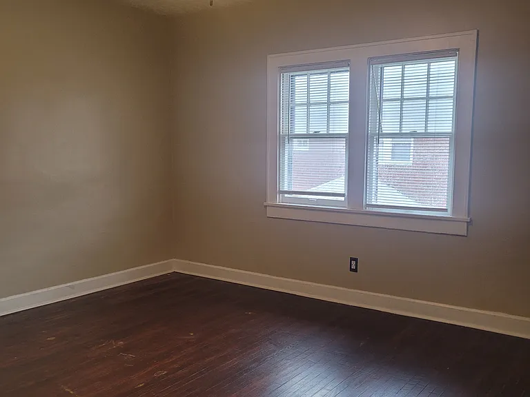 2419 Shelby St #27 — Photo 7