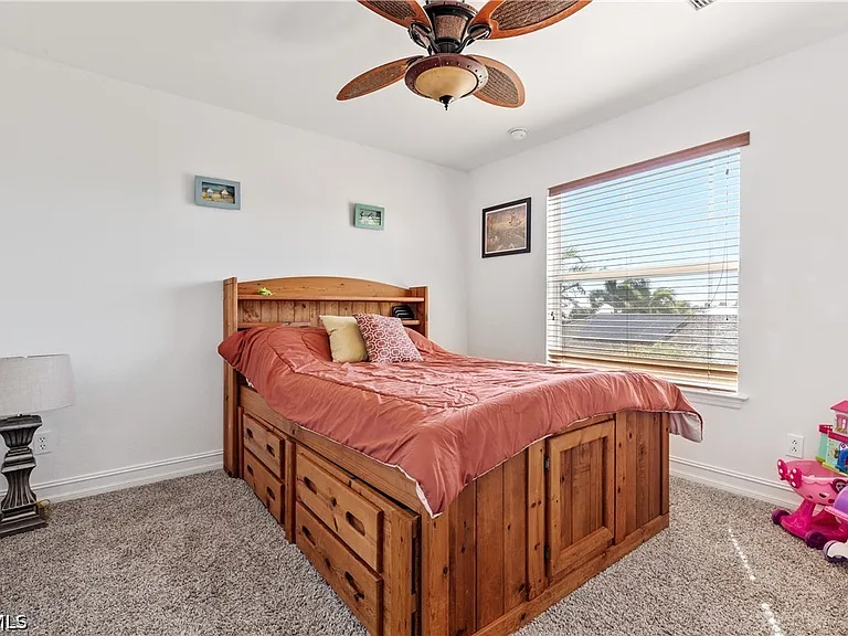 3101 SW 26th Pl — Photo 34