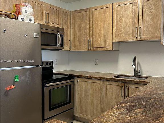 3rd image of 7441 Wayne Ave APT 8R