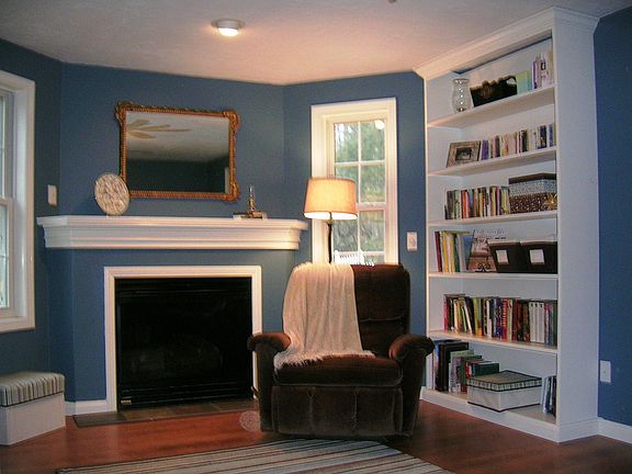 Gas fireplace in den with built-ins