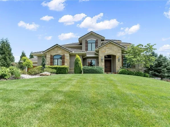 16005 King St, Overland Park, KS 66221