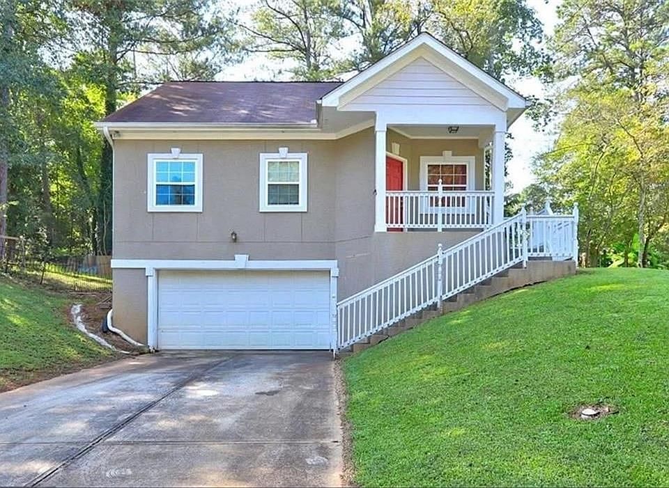 1st image of 4831 Oak Path