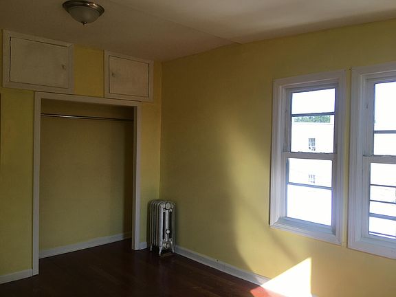 1st Bed Room