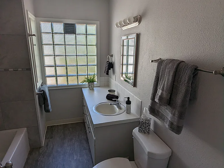 1924 Louisiana St #1 — Photo 3
