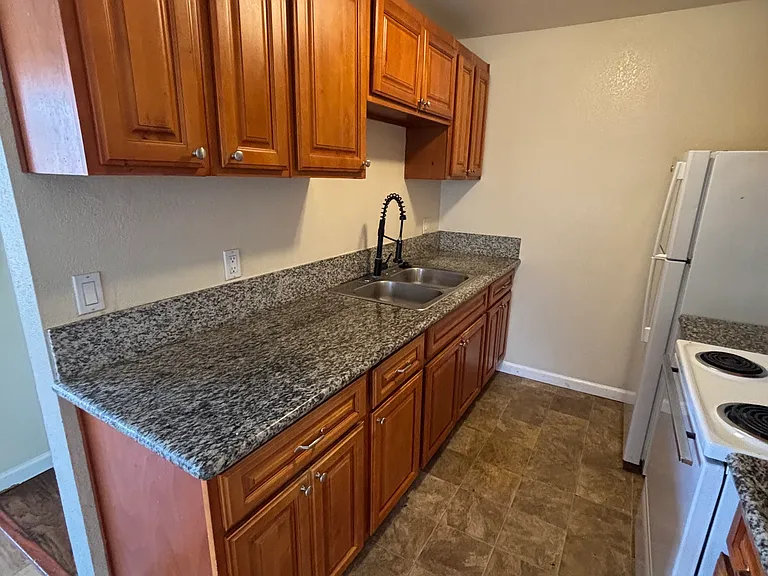 2573 Ulric St #14 — Photo 5