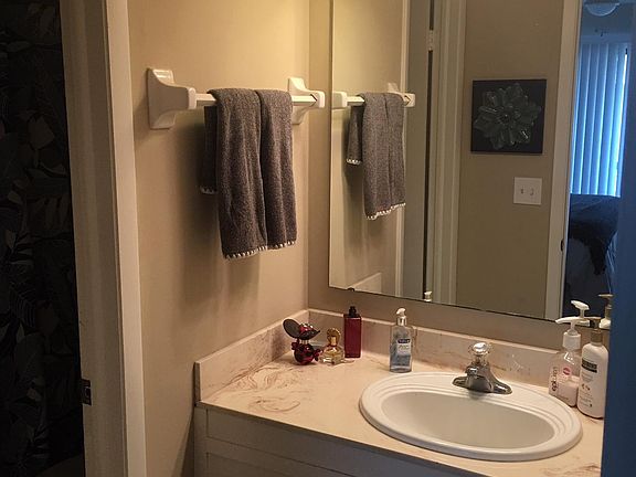 4th image of 362 E Coast Dr