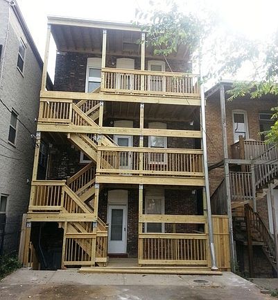 3rd image of 3018 W Flournoy St #1