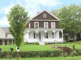 12 S Main St, Williamsburg, MA 01096