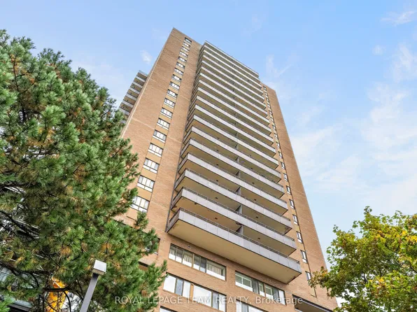515 Saint Laurent Blvd #107, Ottawa, ON K1K 3X5