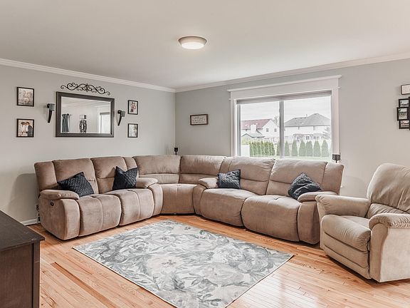 4th image of 24299 Thorn Dr
