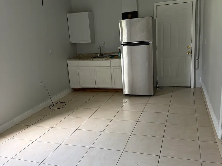 437 Cart Ct — Photo 12