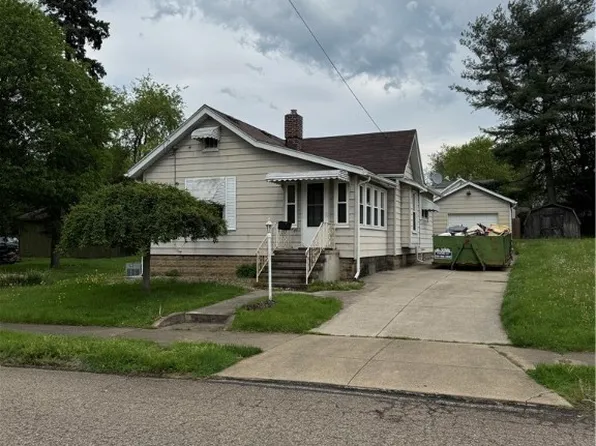 251 30th St NW, Barberton, OH 44203