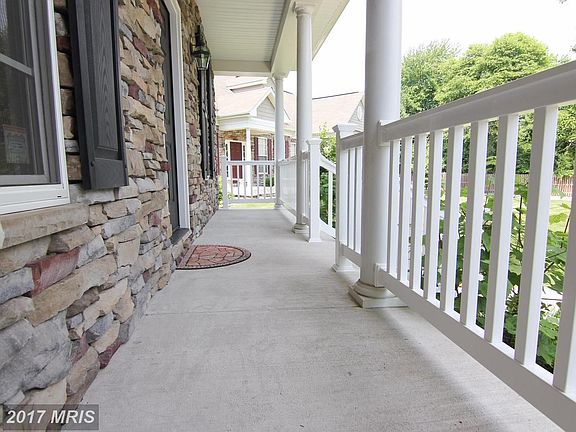 Relaxing front porch