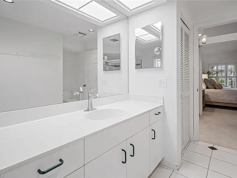 433 2nd St S #B-202 — Photo 22