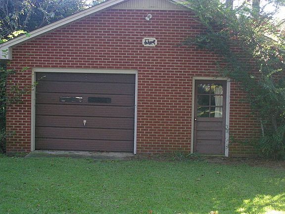 3rd image of 102 Eastwood St