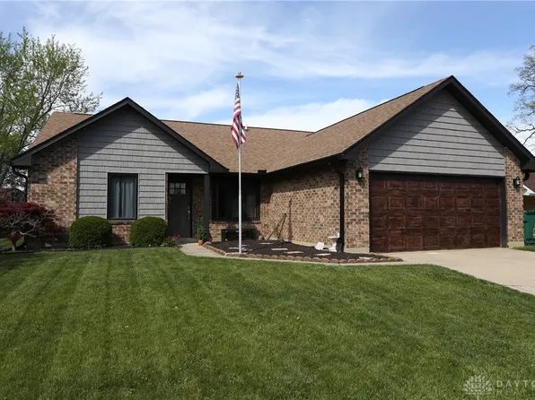 8456 Creek Bed Ct, Dayton, OH 45424