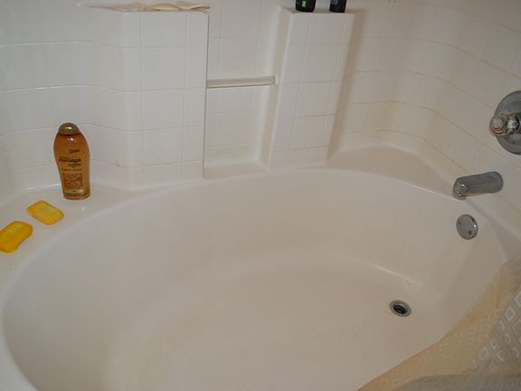 3rd image of 42 White Oak Ct