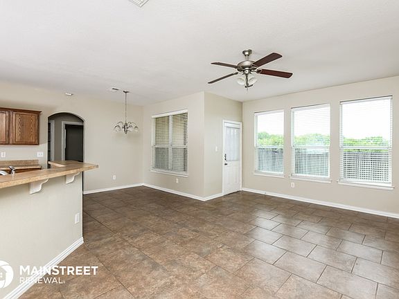 3rd image of 241 Kennedy Ct