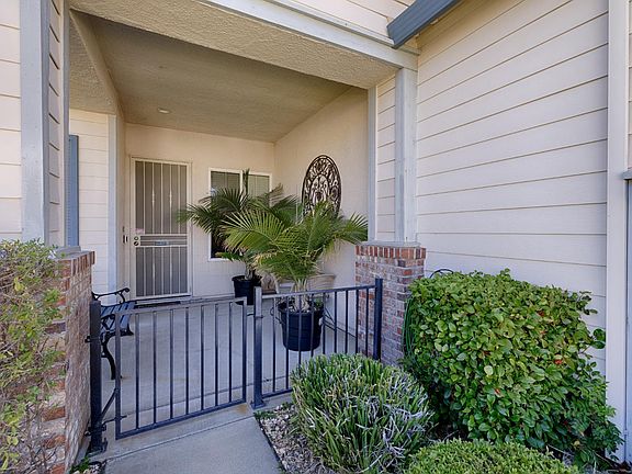 3rd image of 736 Caber Dr