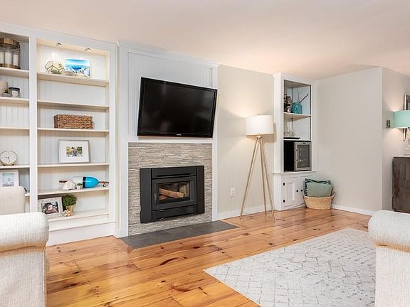 2nd image of 19 Congress St #B