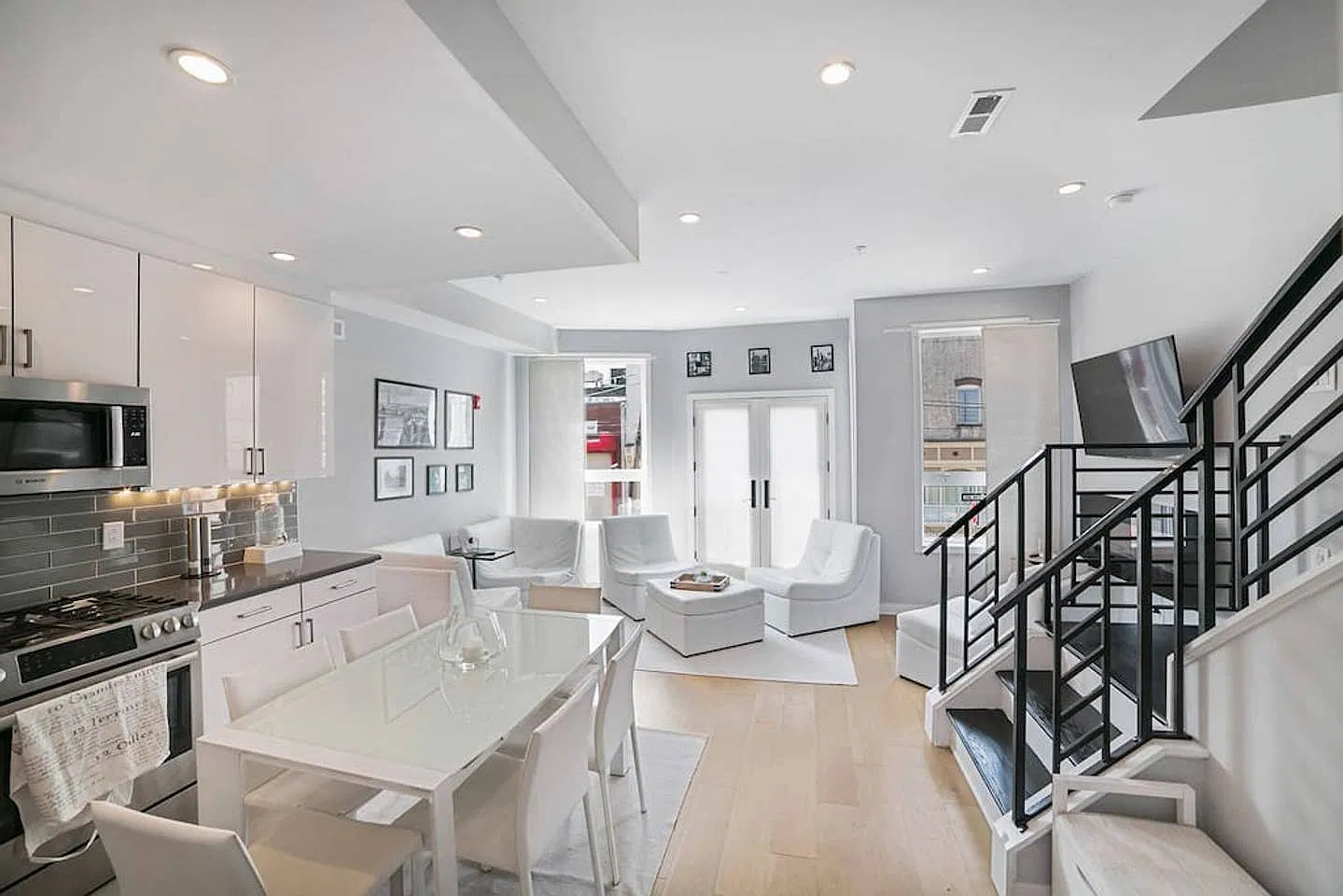 2 bed, 1260 sqft, $2,900 — Photo 1