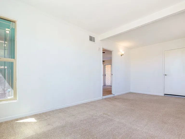 520 S 3rd St — Photo 10