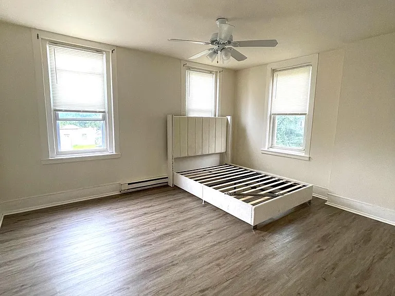 110 W Tabor Rd — Photo 17