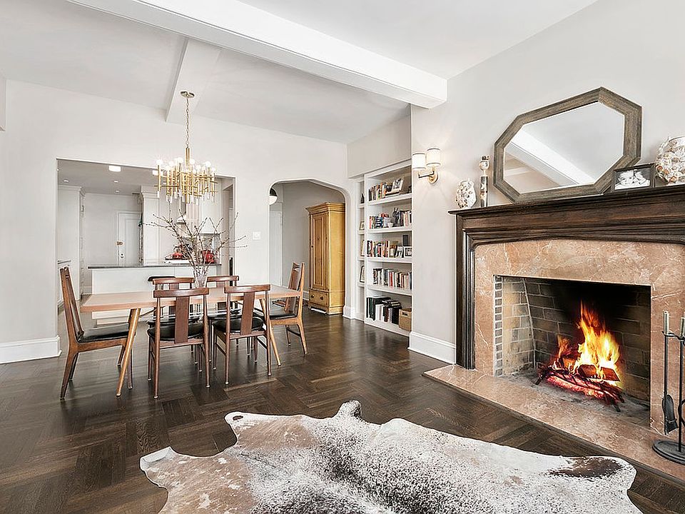 2nd image of 40 W 67th St APT 9A