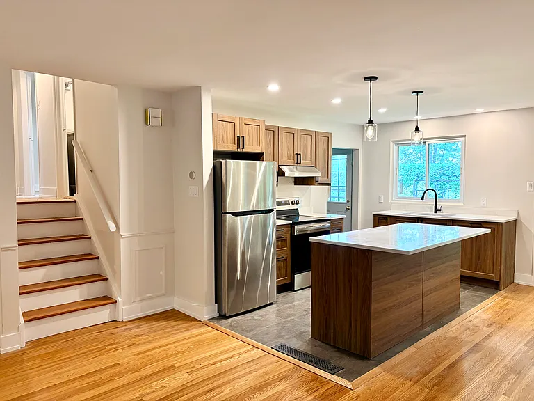 2337 Samuel Dr — Photo 8