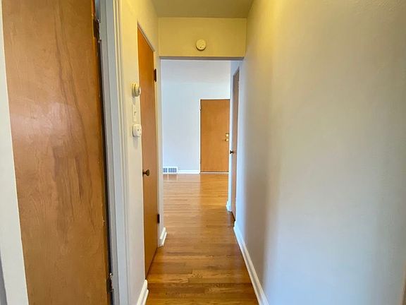 4th image of 5940 5952 Nagel Ave 5952- 2n #7698878